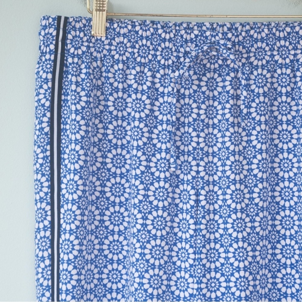 Talbots Pull On Blue and White Geometric Pants